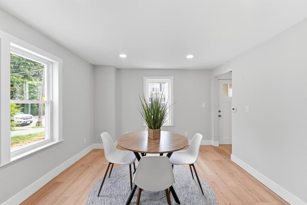Single Family Residence at 21 Chestnut St, Woburn MA 01801, Woburn, photo 11 of 40