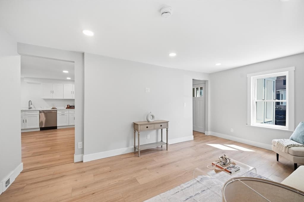 Single Family Residence at 21 Chestnut St, Woburn MA 01801, Woburn, photo 21 of 40