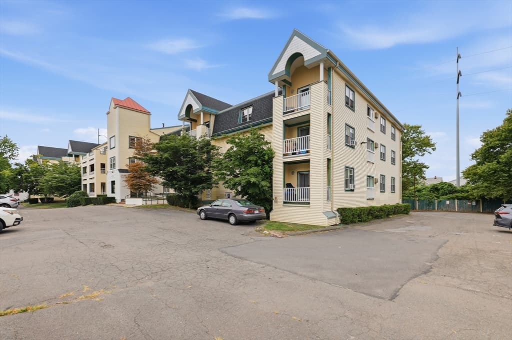 Condominium at 38 Carter St # 107, Everett MA 02149, Everett, photo 2 of 26