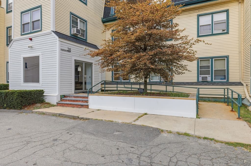 38 Carter St # 107, Everett MA 02149