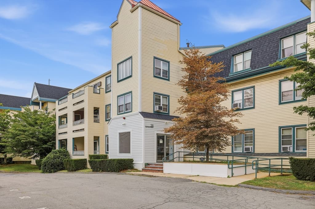 Condominium at 38 Carter St # 107, Everett MA 02149, Everett, photo 24 of 26