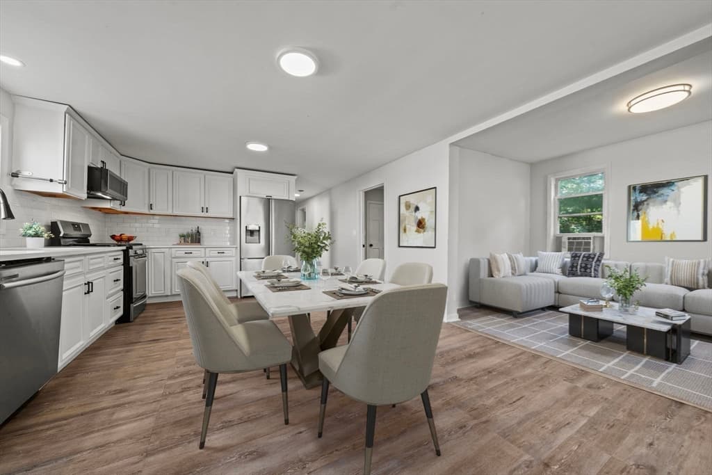 28 Warren St, Peabody MA 01960