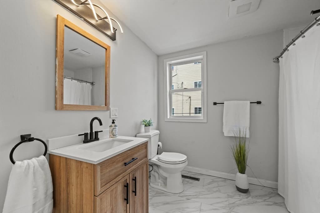 Single Family Residence at 28 Warren St, Peabody MA 01960, Peabody, photo 10 of 21