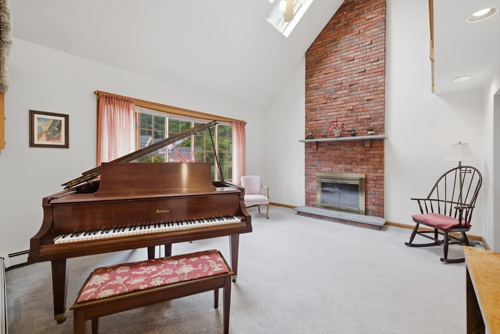 Single Family Residence at 99 Overlook Dr, Raynham MA 02767, Raynham, photo 4 of 41