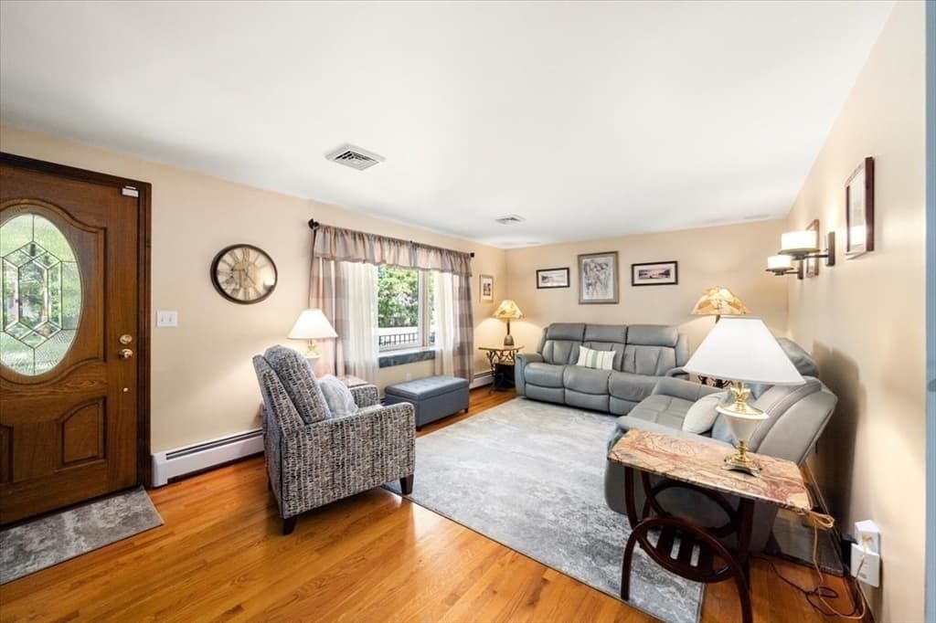 Single Family Residence at 131 Pine Grove Ave, Bellingham MA 02019, Bellingham, photo 9 of 42