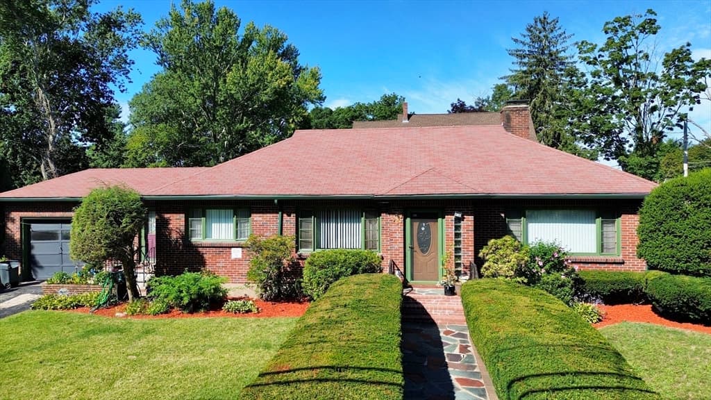 228 Sawtell Ave, Brockton MA 02302