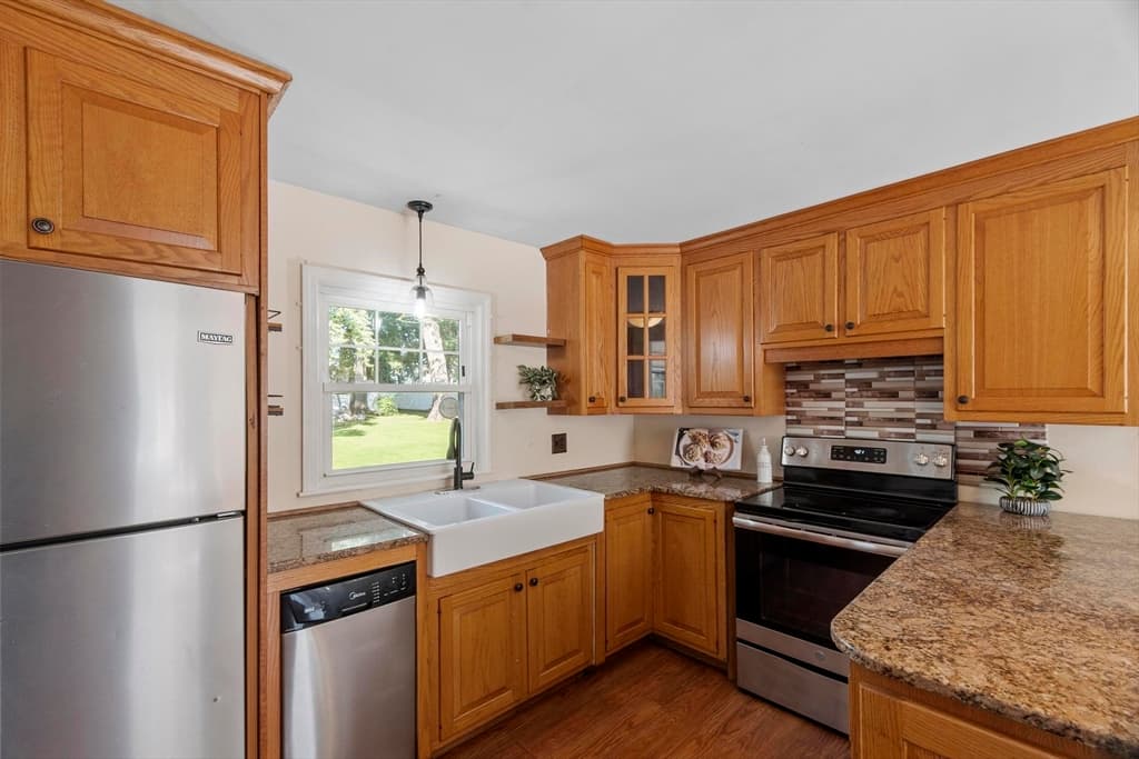 Single Family Residence at 214 Brigham Hill Rd, Grafton MA 01536, Grafton, photo 2 of 42