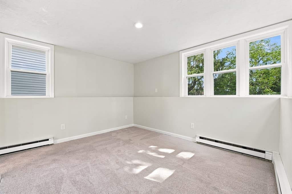 Single Family Residence at 31 Barnard Rd, Worcester MA 01605, Worcester, photo 27 of 42