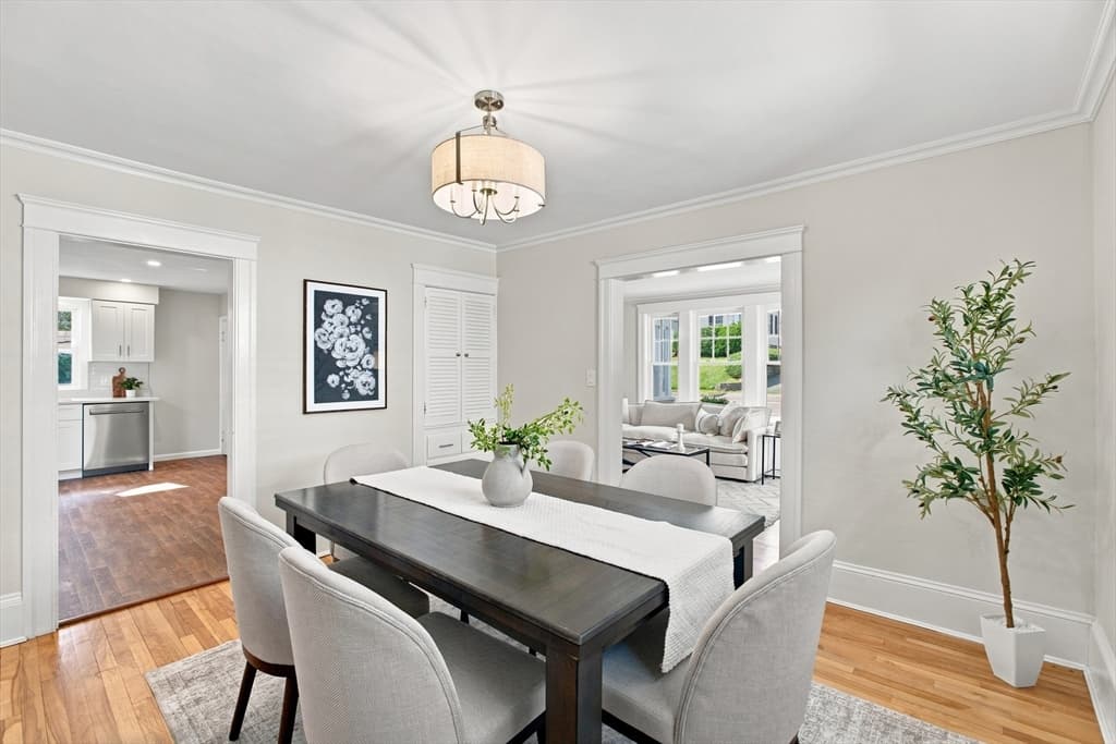 Single Family Residence at 31 Barnard Rd, Worcester MA 01605, Worcester, photo 7 of 42
