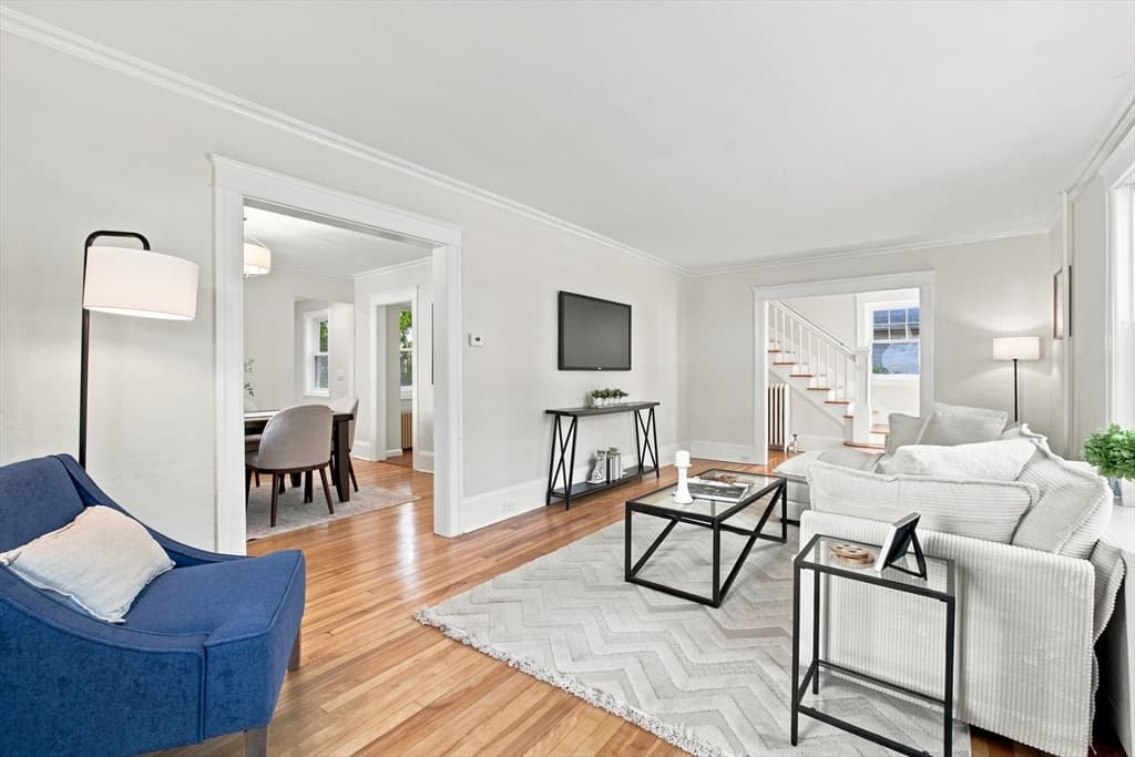Single Family Residence at 31 Barnard Rd, Worcester MA 01605, Worcester, photo 5 of 42