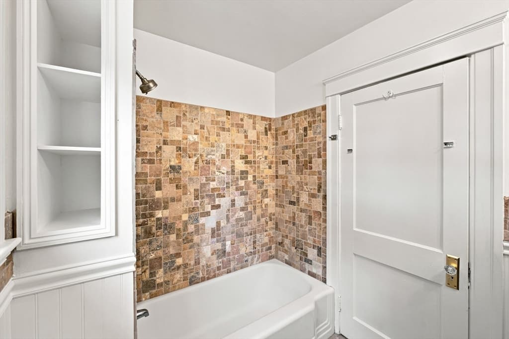 Single Family Residence at 31 Barnard Rd, Worcester MA 01605, Worcester, photo 20 of 42