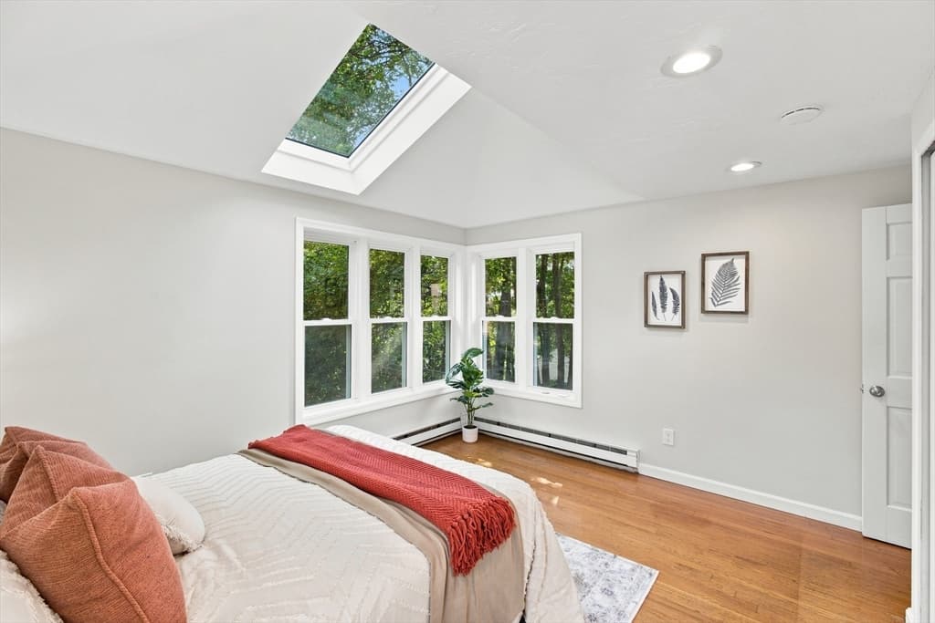 Single Family Residence at 31 Barnard Rd, Worcester MA 01605, Worcester, photo 14 of 42
