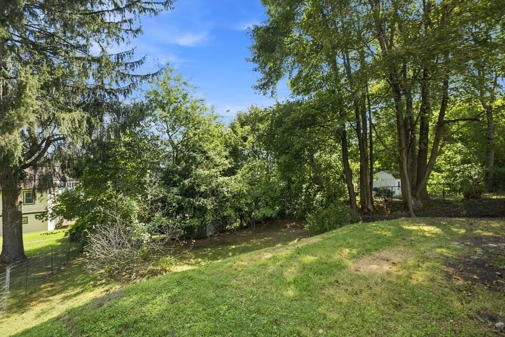 Single Family Residence at 31 Barnard Rd, Worcester MA 01605, Worcester, photo 35 of 42
