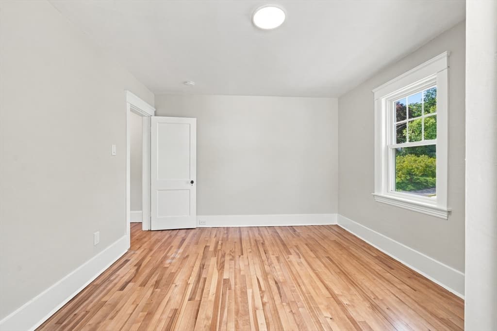 Single Family Residence at 31 Barnard Rd, Worcester MA 01605, Worcester, photo 25 of 42