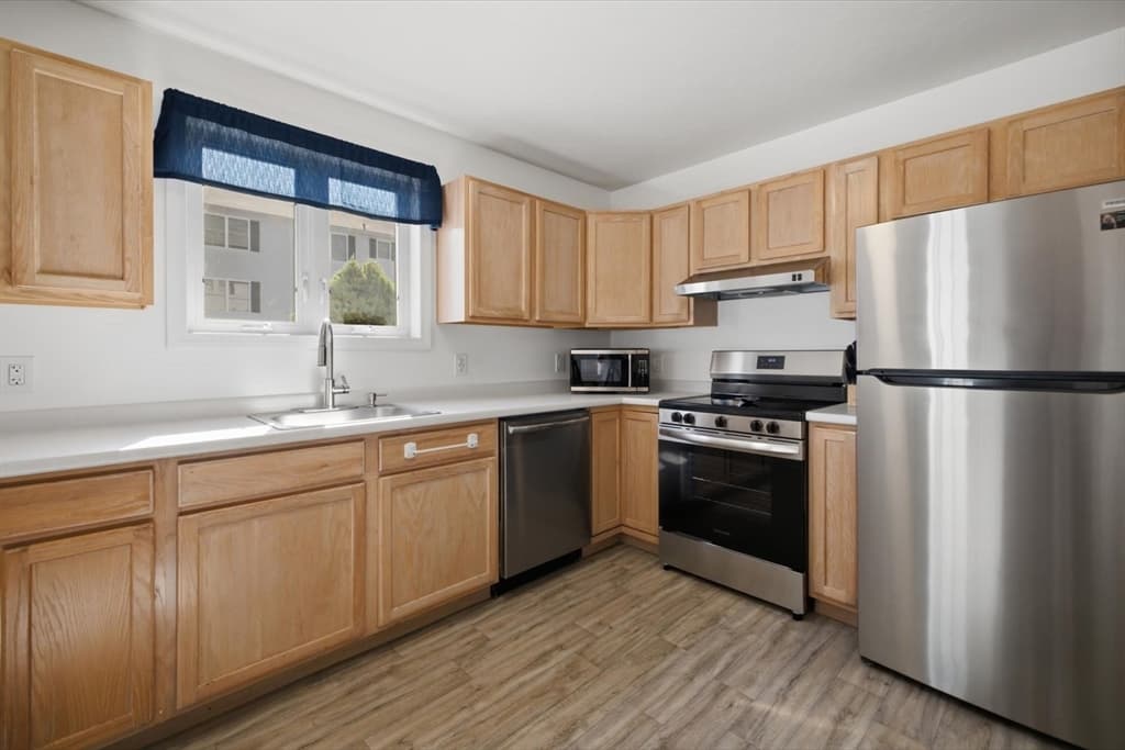 Condominium at 6 Warsaw Ave # 2, Dudley MA 01571, Dudley, photo 7 of 25