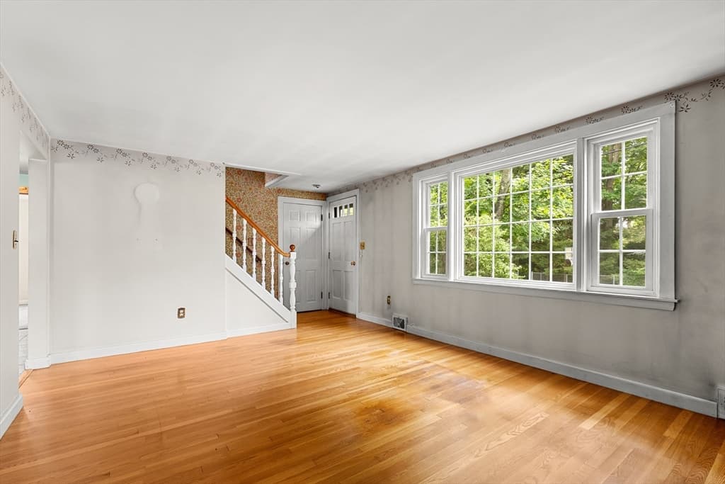 Single Family Residence at 18 Iverson Rd, Beverly MA 01915, Beverly, photo 6 of 31