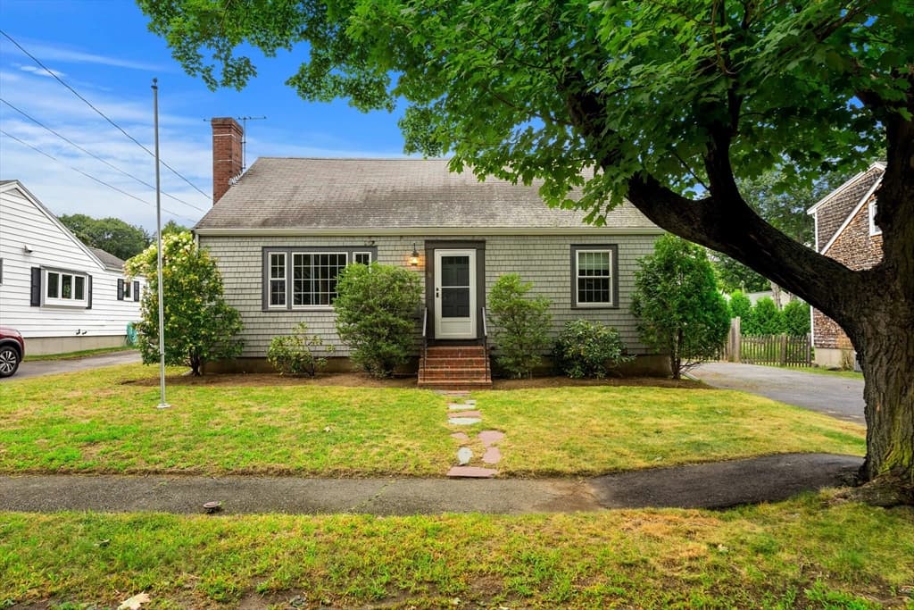 18 Iverson Rd, Beverly MA 01915