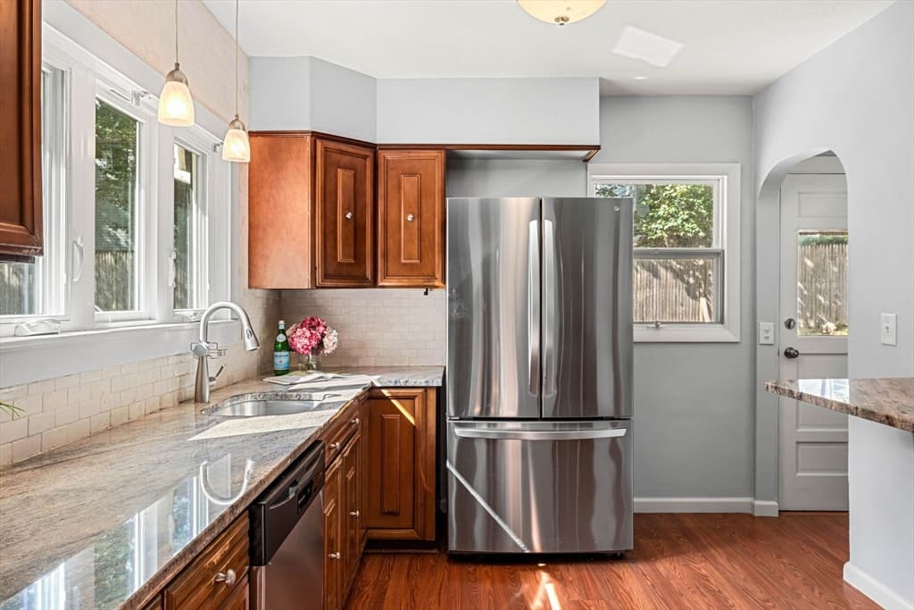 Single Family Residence at 21 Evelyn Pl, Quincy MA 02171, Quincy, photo 7 of 30