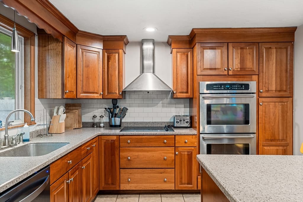 Single Family Residence at 10 Albert, Billerica MA 01821, Billerica, photo 5 of 25