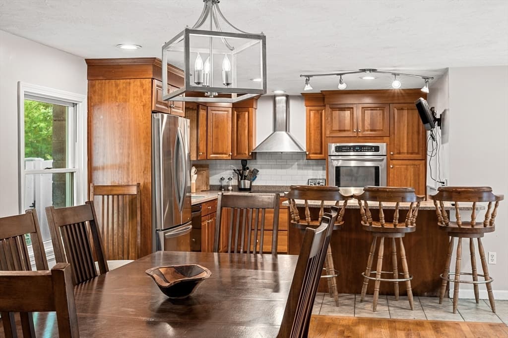 Single Family Residence at 10 Albert, Billerica MA 01821, Billerica, photo 8 of 25