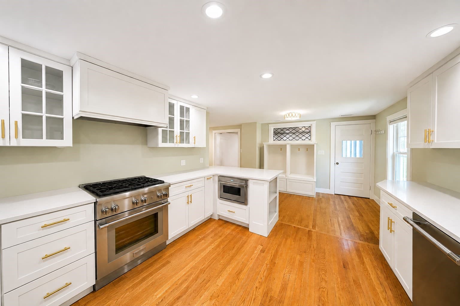 Single Family Residence at 96 Wompatuck Rd, Hingham MA 02043, Hingham, photo 3 of 24