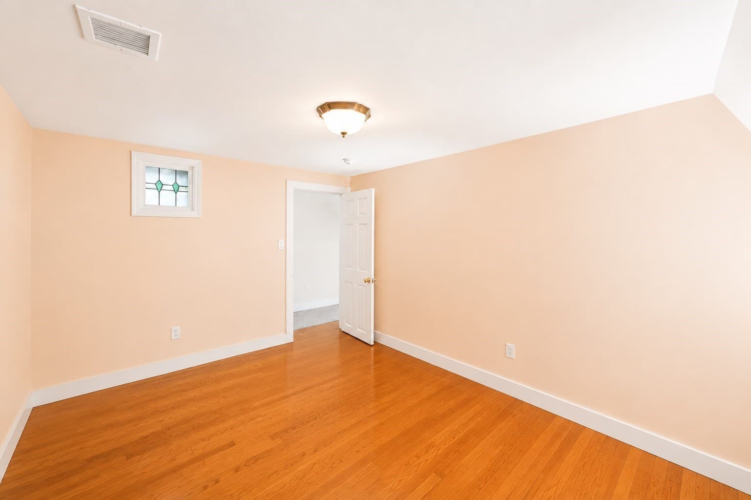 Single Family Residence at 96 Wompatuck Rd, Hingham MA 02043, Hingham, photo 10 of 24