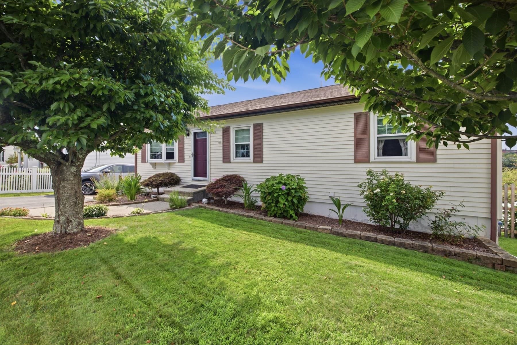 Single Family Residence at 680 N Underwood St, Fall River MA 02720, Fall River, photo 3 of 41