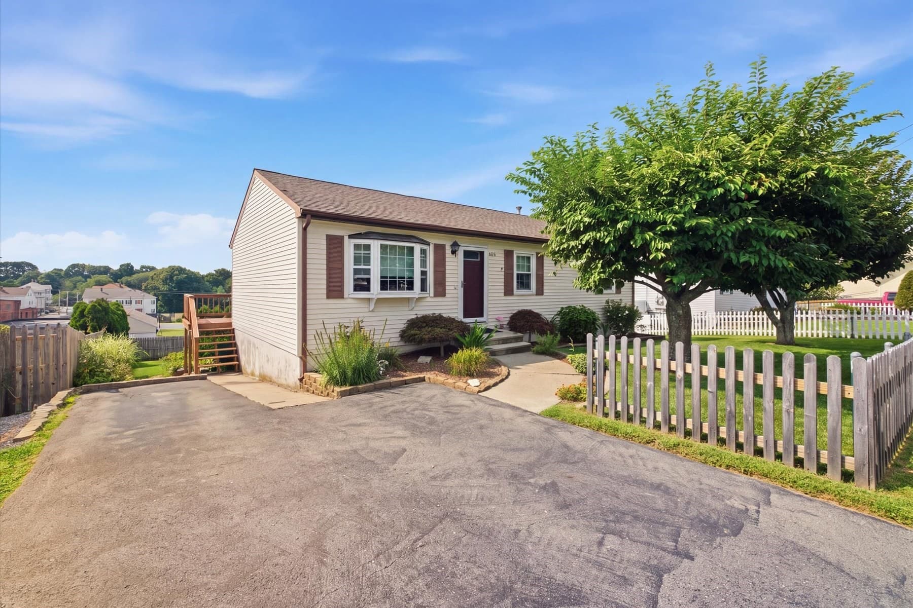 680 N Underwood St, Fall River MA 02720