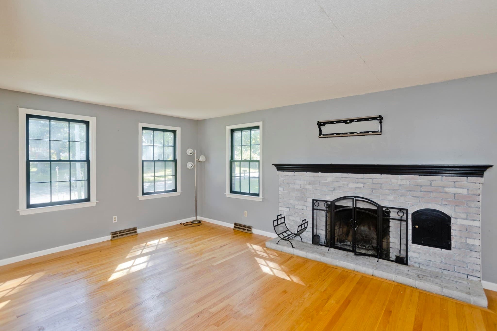 Single Family Residence at 50 Crystal Brook Dr, Springfield MA 01118, Springfield, photo 10 of 30