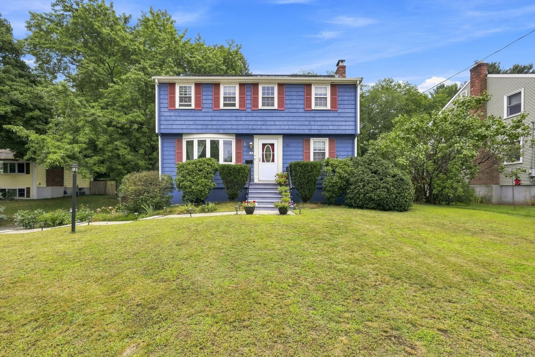 25 Mohawk Path, Bellingham MA 02019