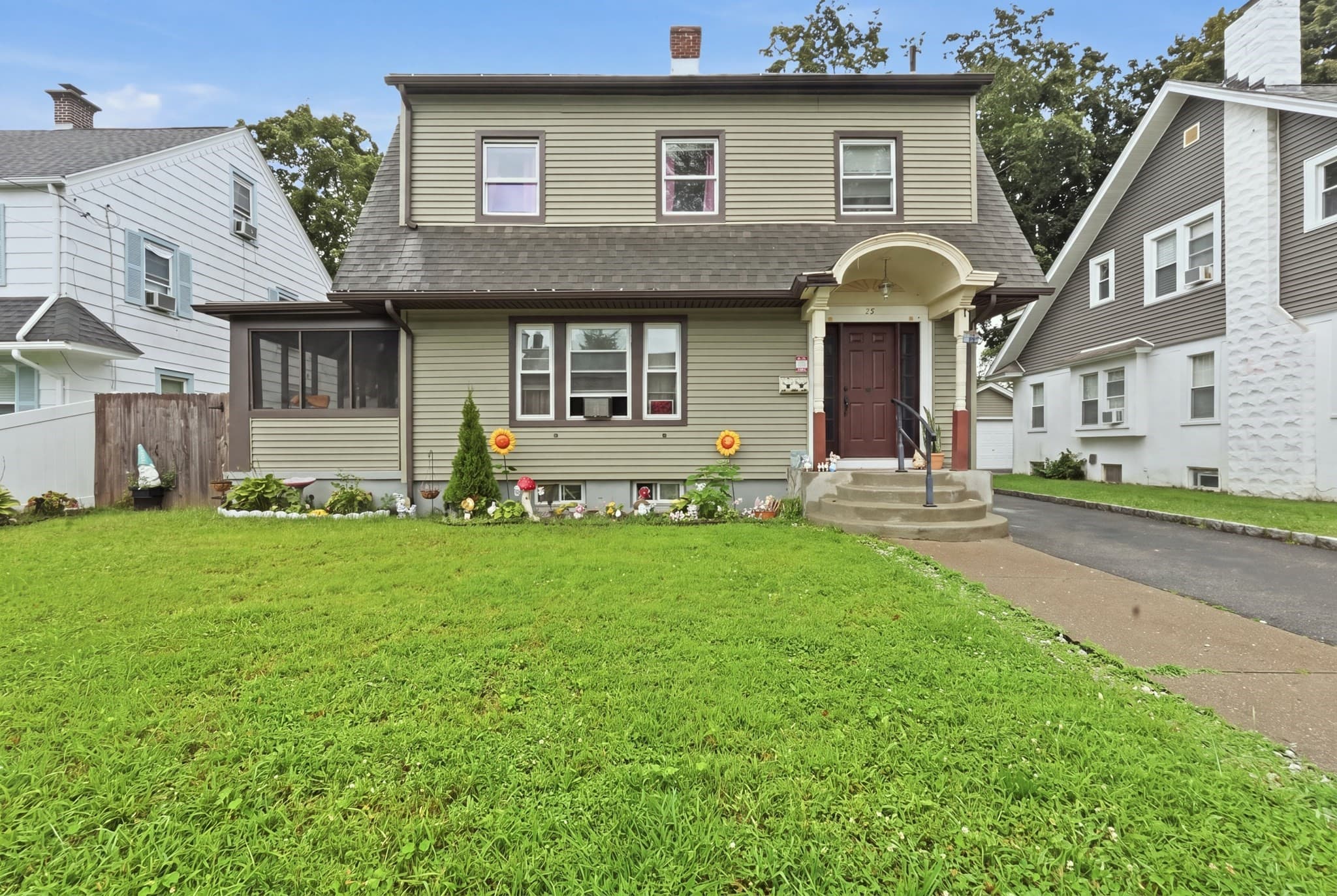 25 Eton Street, Springfield MA 01108