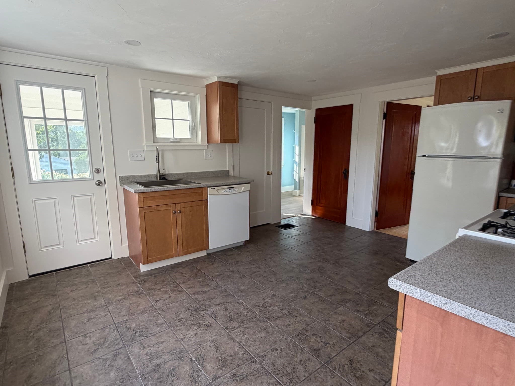 Single Family Residence at 40 Marshall Rd, Fitchburg MA 01420, Fitchburg, photo 15 of 32