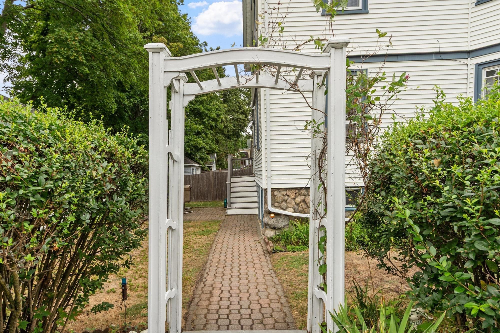 2 Family - 2 Units Up/Down at 91 Cedar Street, Wakefield MA 01880, Wakefield, photo 4 of 42