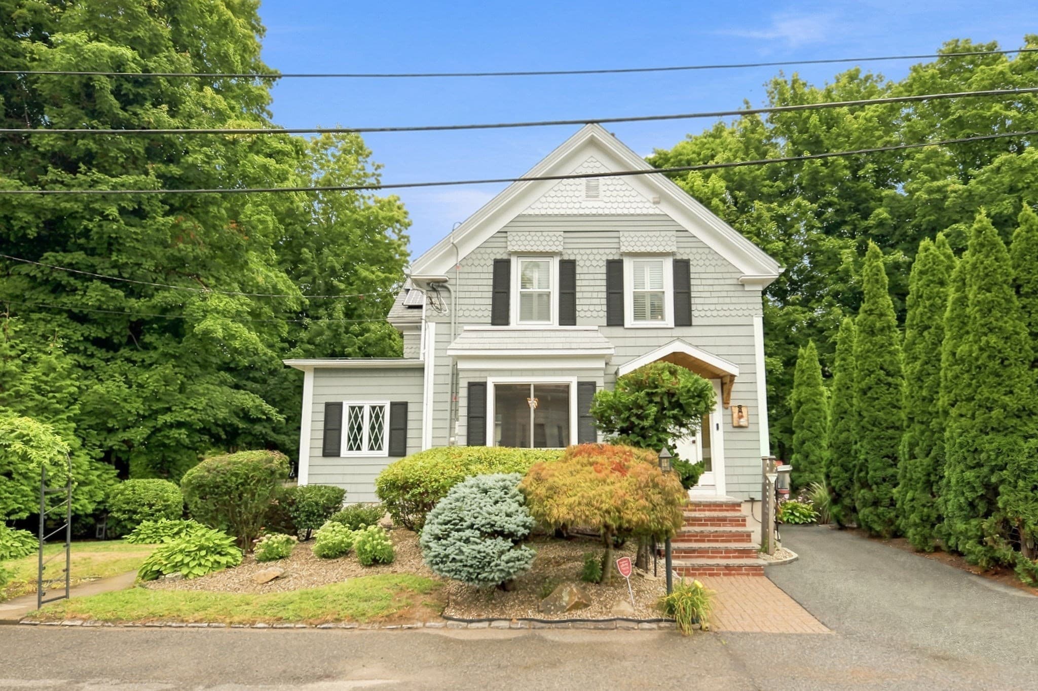 8 Charles St, Stoneham MA 02180