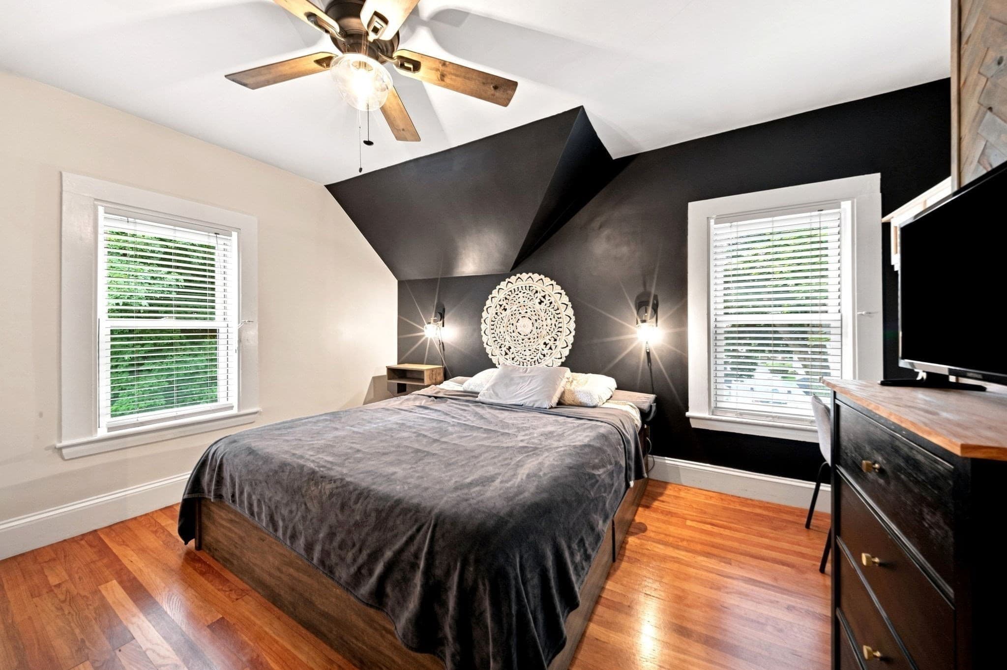 Single Family Residence at 8 Charles St, Stoneham MA 02180, Stoneham, photo 18 of 35