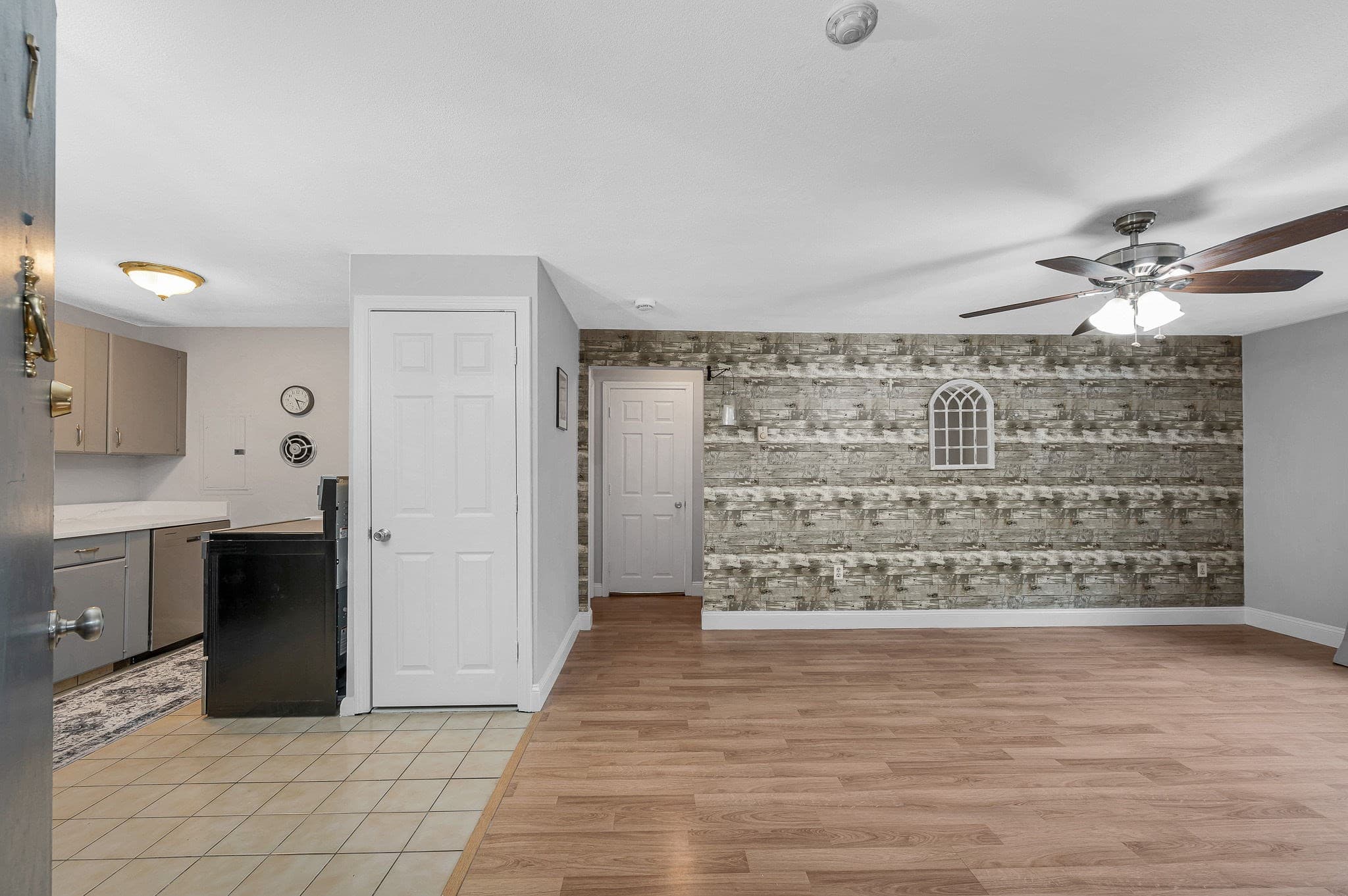 Condominium at 7 Glen Ave # 7, Chelmsford MA 01824, Chelmsford, photo 2 of 23