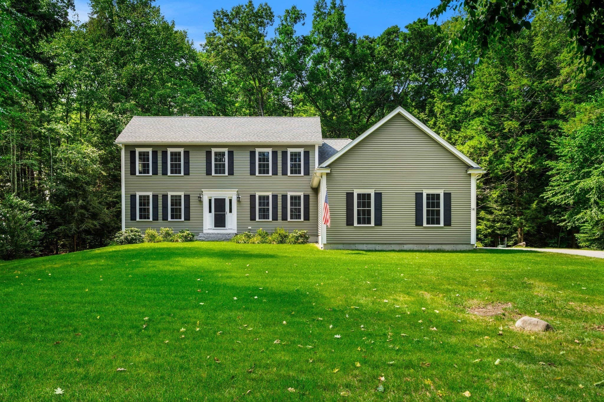 14 Village Rd, Pepperell MA 01463