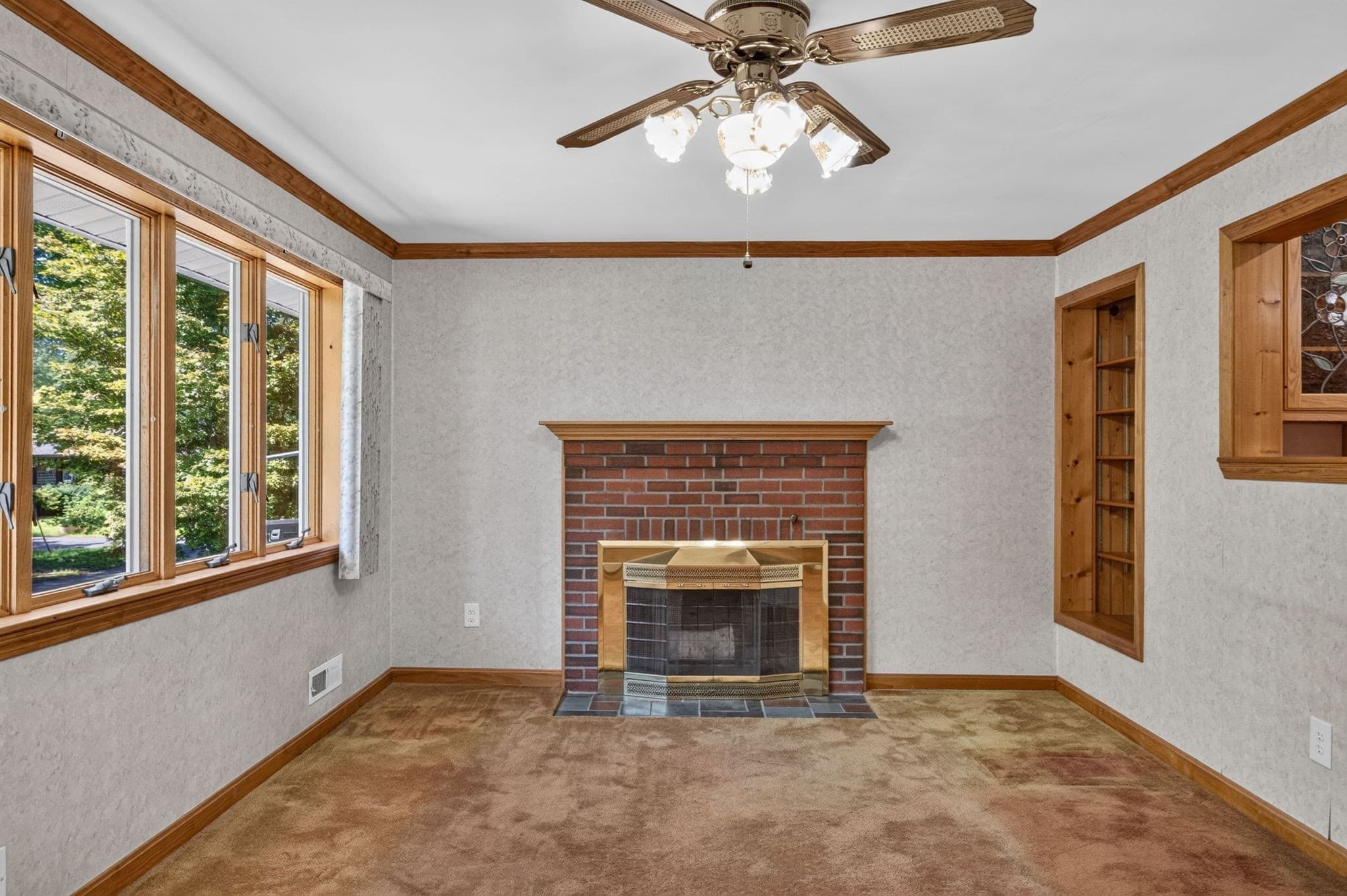 Single Family Residence at 1 Vincent St, Middleboro MA 02346, Middleboro, photo 9 of 38