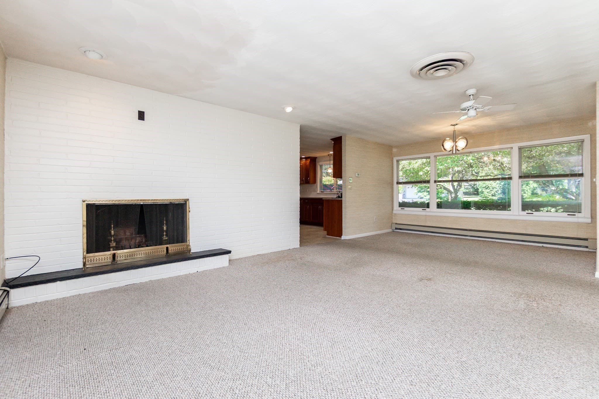 Single Family Residence at 4 Craig Rd, Framingham MA 01701, Framingham, photo 5 of 42