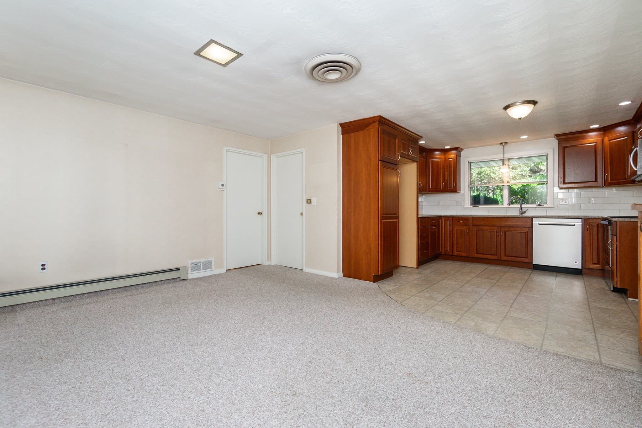 Single Family Residence at 4 Craig Rd, Framingham MA 01701, Framingham, photo 10 of 42
