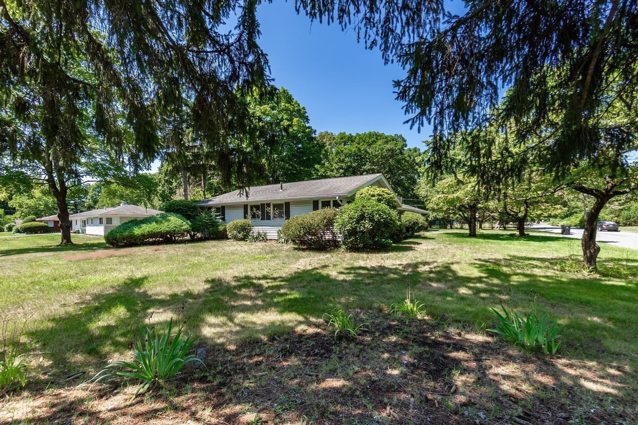 Single Family Residence at 4 Craig Rd, Framingham MA 01701, Framingham, photo 40 of 42