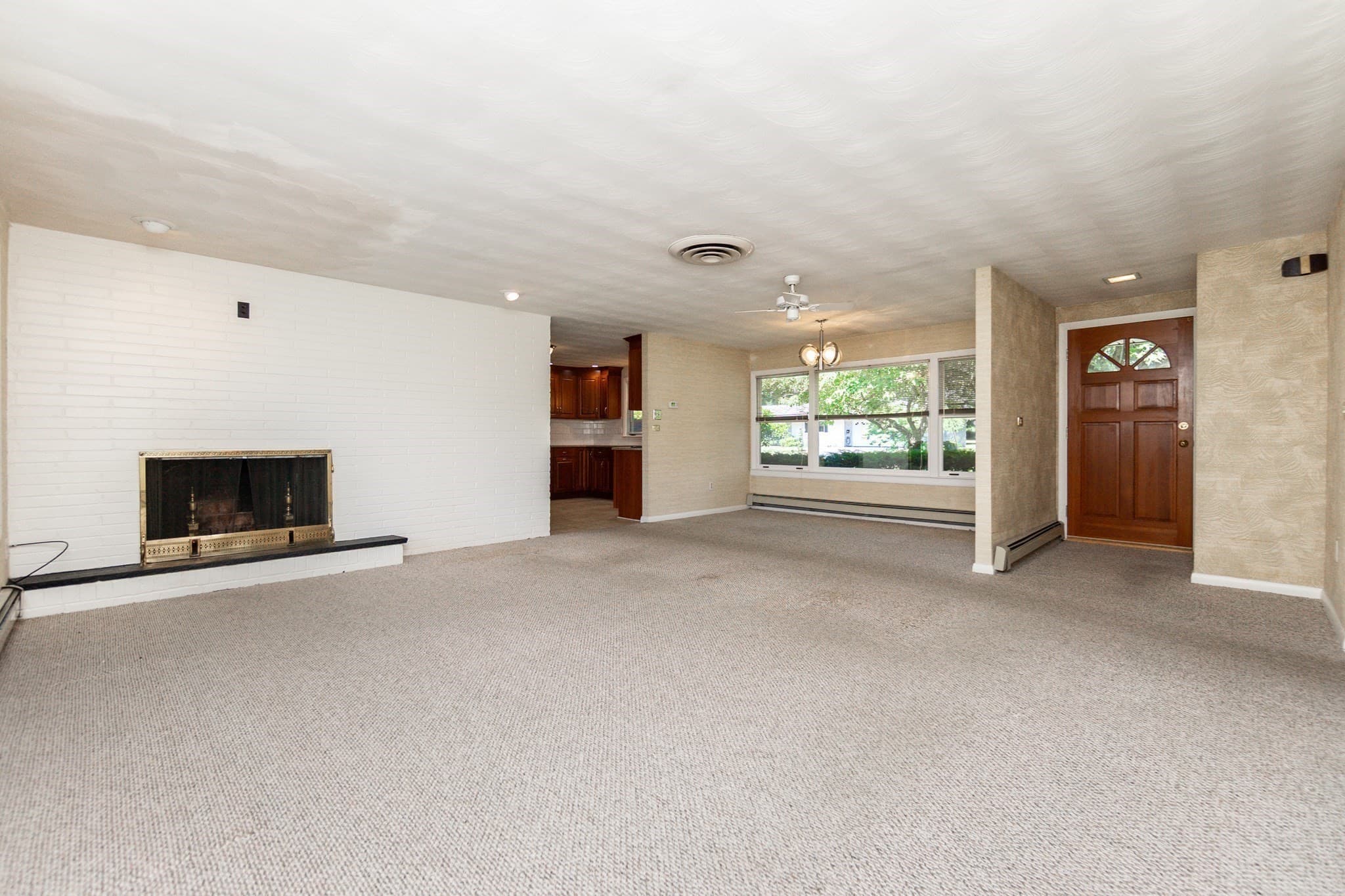Single Family Residence at 4 Craig Rd, Framingham MA 01701, Framingham, photo 4 of 42