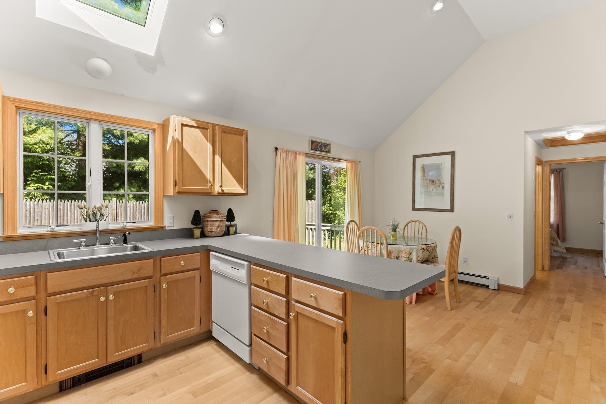Single Family Residence at 137 Wianno Circle, Barnstable MA 02655, Barnstable, photo 11 of 39