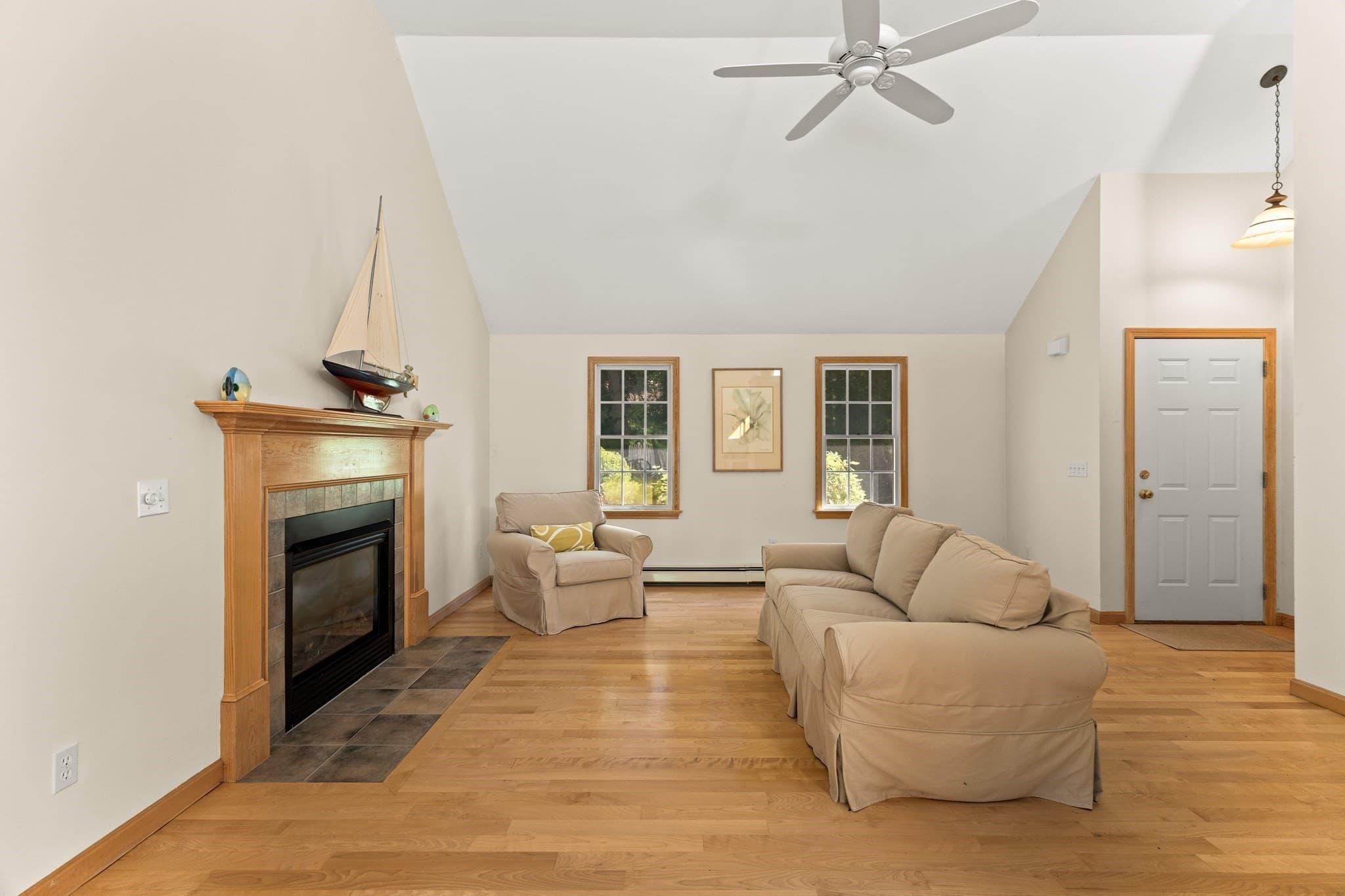 Single Family Residence at 137 Wianno Circle, Barnstable MA 02655, Barnstable, photo 8 of 39
