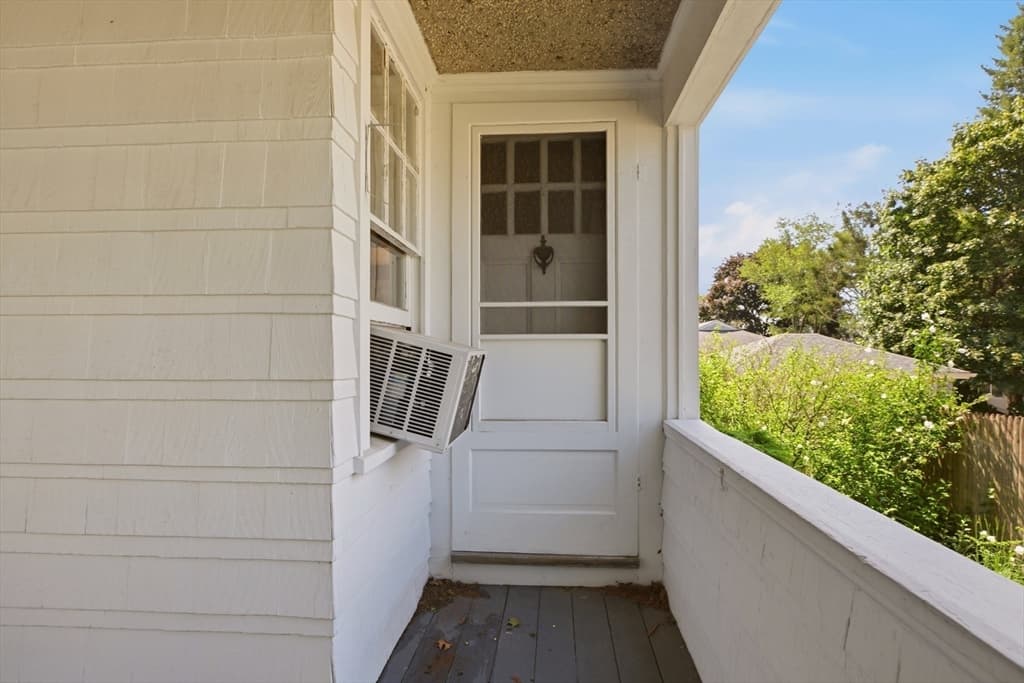 Single Family Residence at 283 Montgomery St, Fall River MA 02720, Fall River, photo 5 of 38