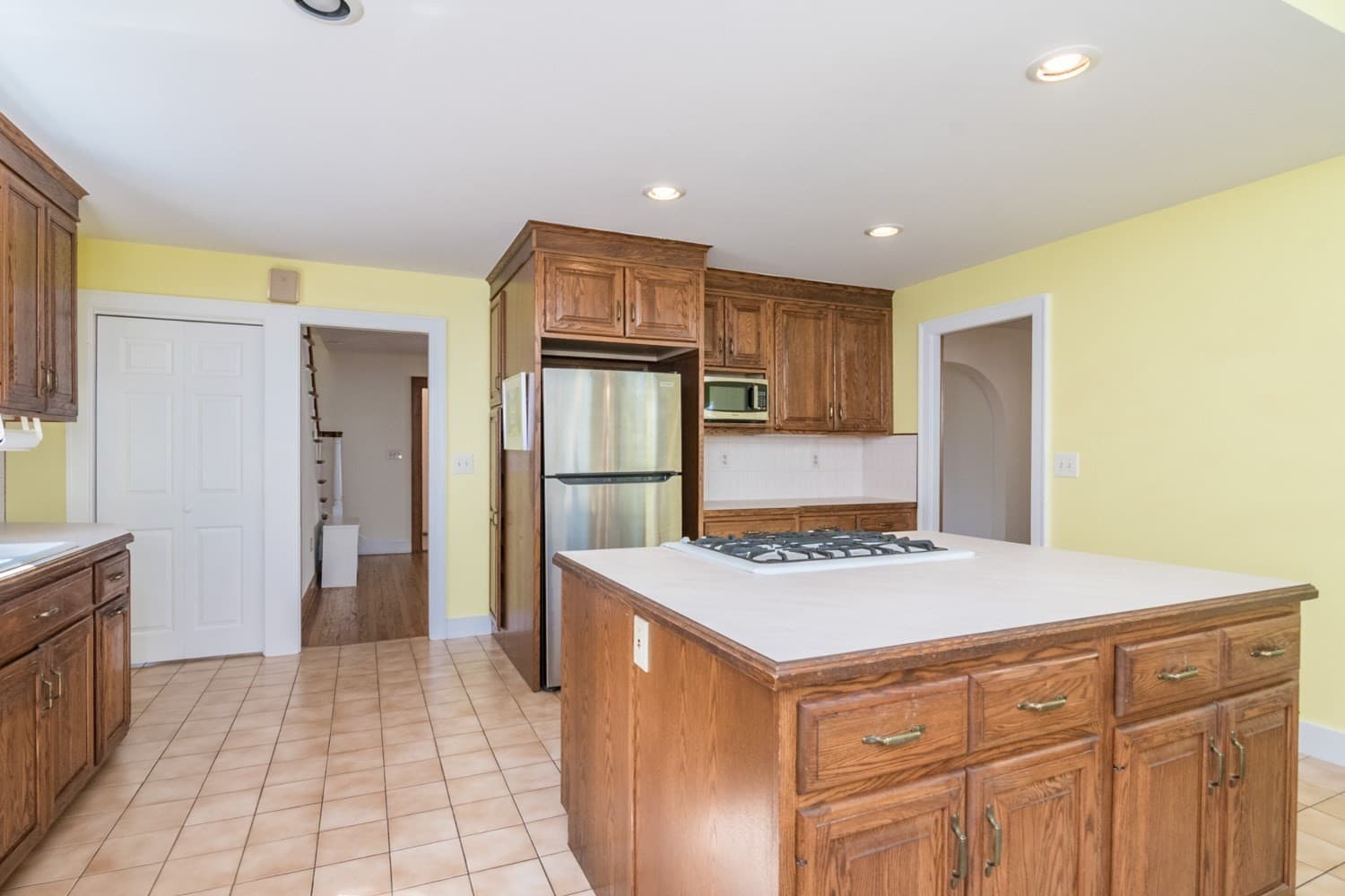 Single Family Residence at 32 Elmwood Ave, Longmeadow MA 01106, Longmeadow, photo 12 of 39