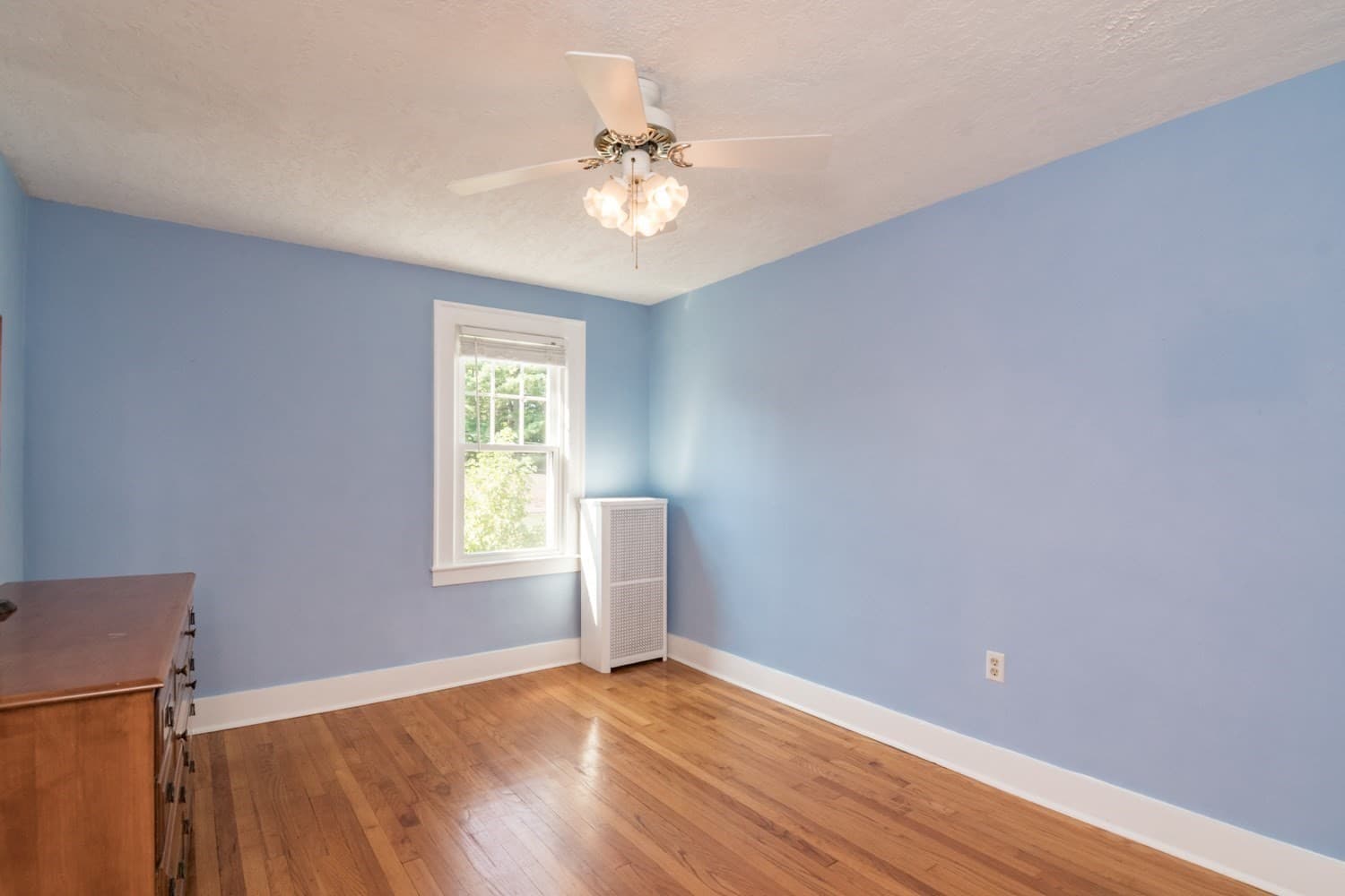 Single Family Residence at 32 Elmwood Ave, Longmeadow MA 01106, Longmeadow, photo 26 of 39