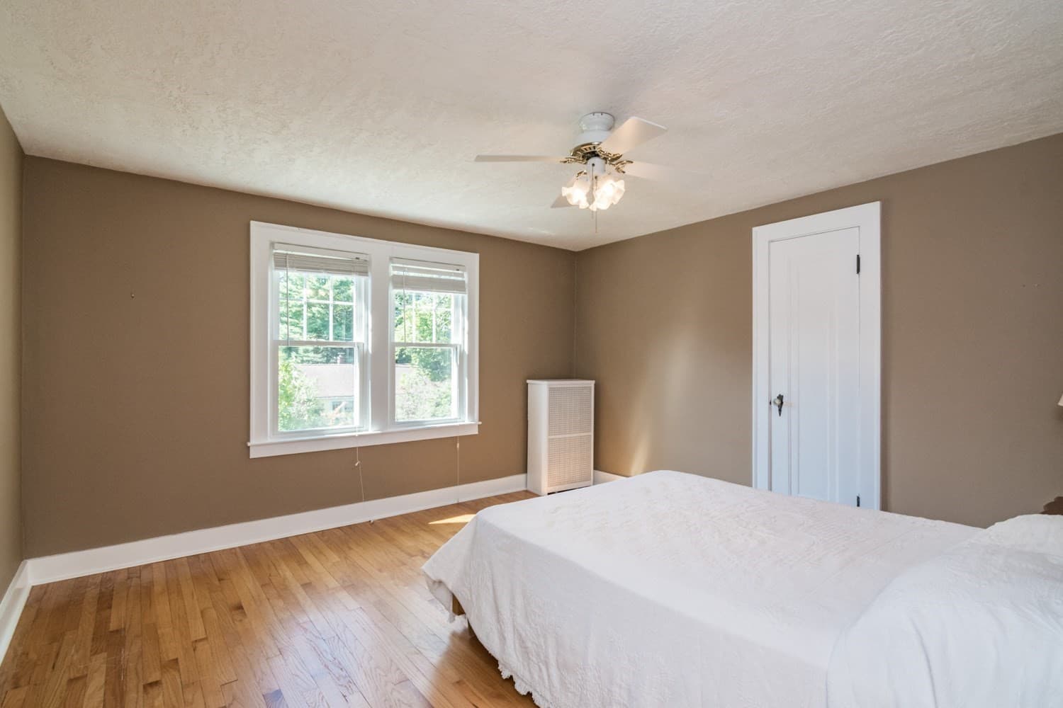 Single Family Residence at 32 Elmwood Ave, Longmeadow MA 01106, Longmeadow, photo 30 of 39