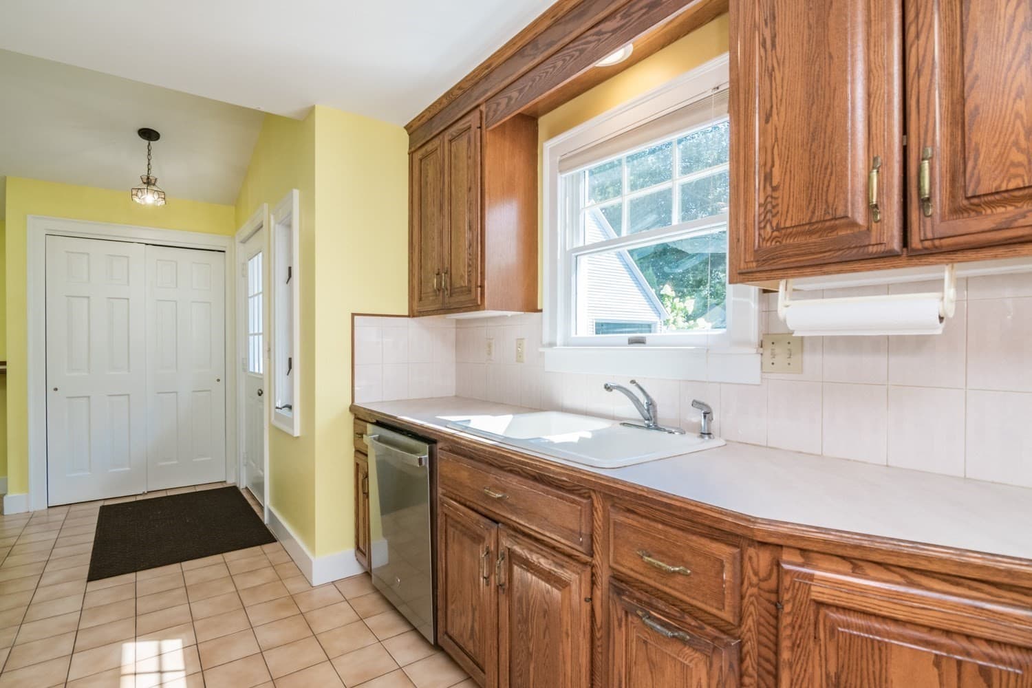 Single Family Residence at 32 Elmwood Ave, Longmeadow MA 01106, Longmeadow, photo 14 of 39