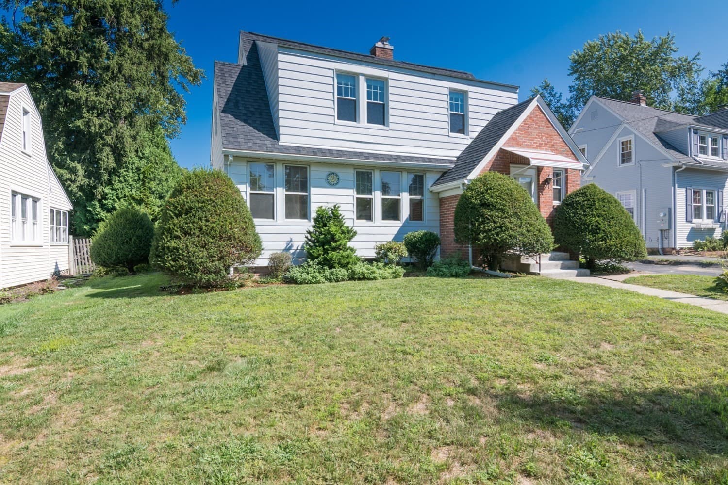 Single Family Residence at 32 Elmwood Ave, Longmeadow MA 01106, Longmeadow, photo 4 of 39